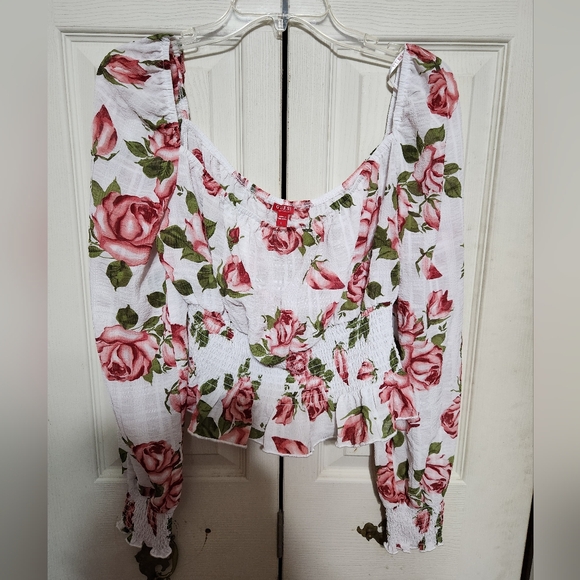 Guess Tops - Womens Guess Floral Long Sleeve Women's Top